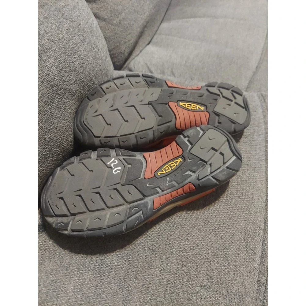 KEEN Newport H2 Sandals Mens 10 Burnt Orange Closed Toe Fisherman Water Shoes